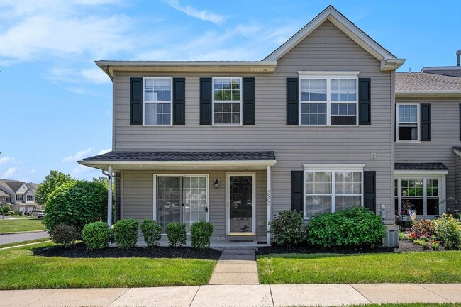 Building Photo - 5905 Drawbridge Ct