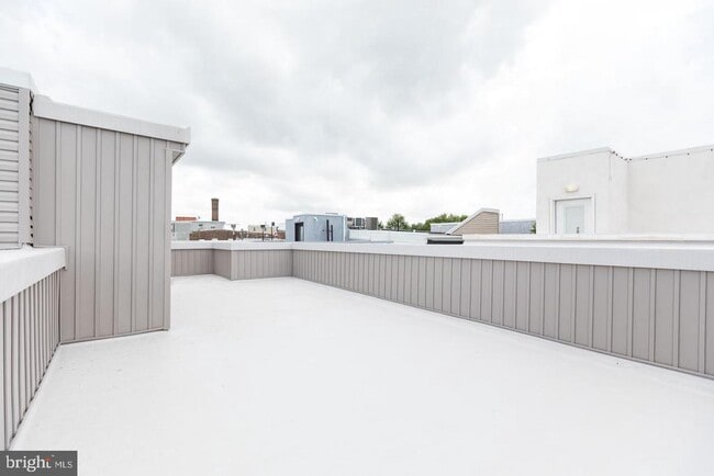 Building Photo - 2230 Frankford Ave