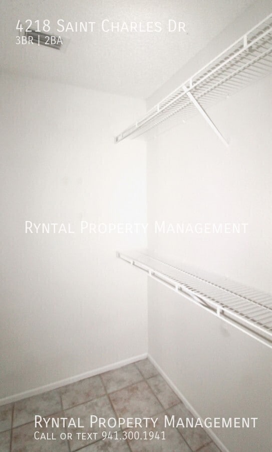 Building Photo - 4218 St Charles Dr