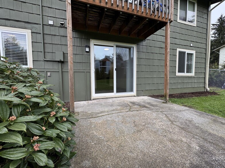 Building Photo - 5026 S 58th St