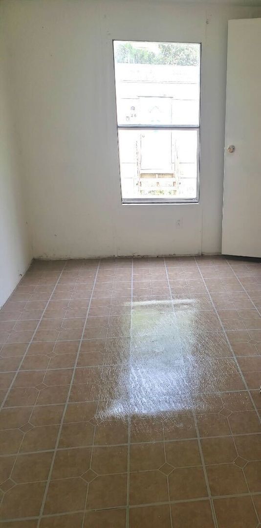 Building Photo - APPROVED SECTION 8 VOUCHERS ONLY! Rent thi...