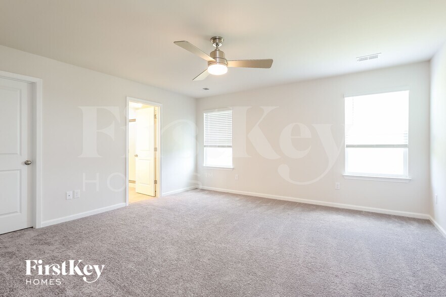 Building Photo - 408 Stonefence Dr