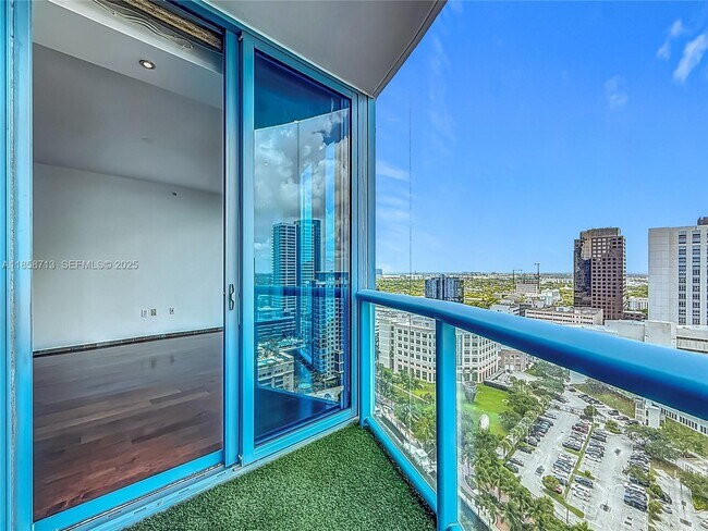 Building Photo - 333 Las Olas Way