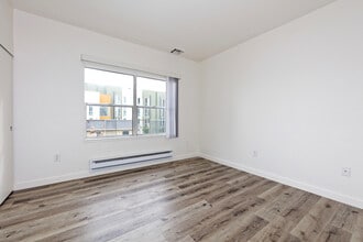 Building Photo - 1524 1st Ave