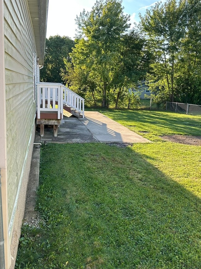 Building Photo - 9859 Shepherd Rd
