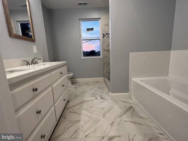 Building Photo - 1607 E Biddle St