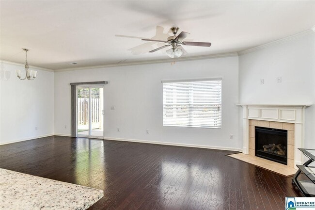 Open floor living room - 407 W Park Dr