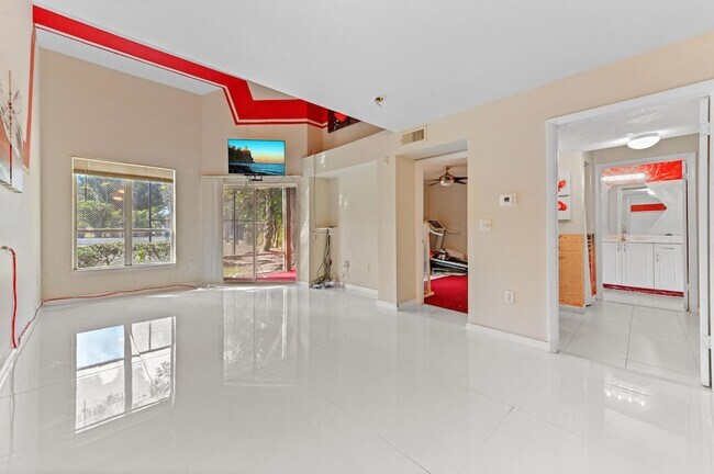 Building Photo - 4791 Via Palm Lakes