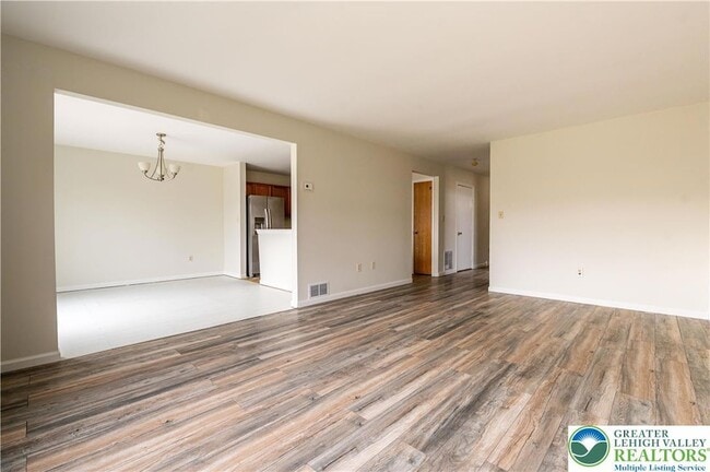 Building Photo - 48 Olde Penn Dr