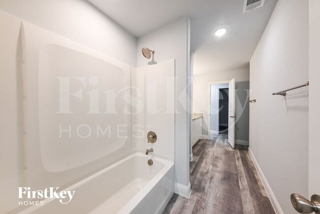 Building Photo - 6014 Kemrock Dr