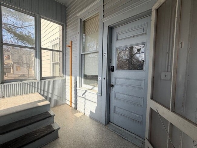 Building Photo - 438 University Ave NE