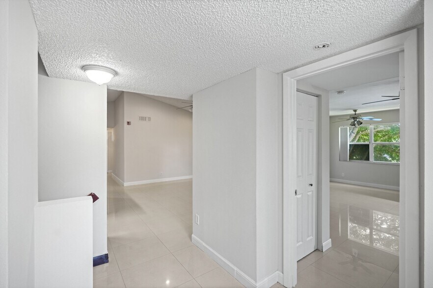 Building Photo - 7640 Westwood Dr