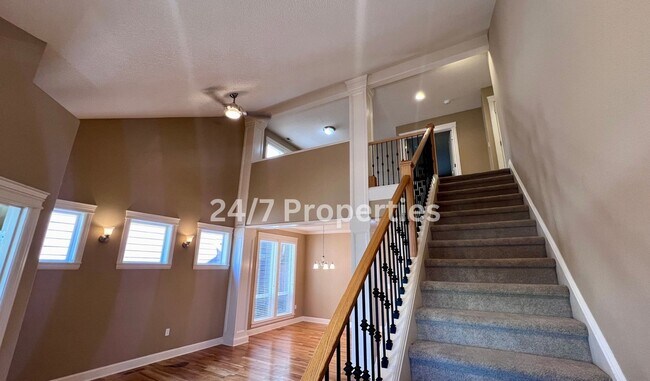 Building Photo - Large 4BD I 2.5BA Home - West Linn!