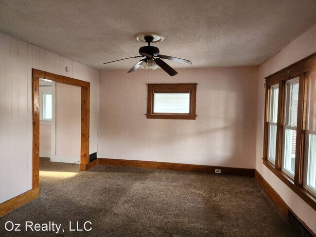 Building Photo - 3 br, 1 bath House - 4141 Mayfield Dr