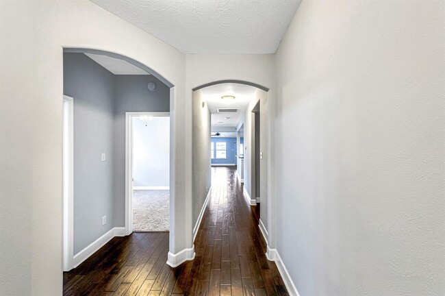 Building Photo - 22435 Stamford Brook Ct
