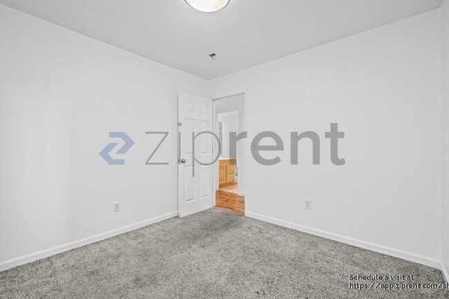 Building Photo - 8635 Lott St