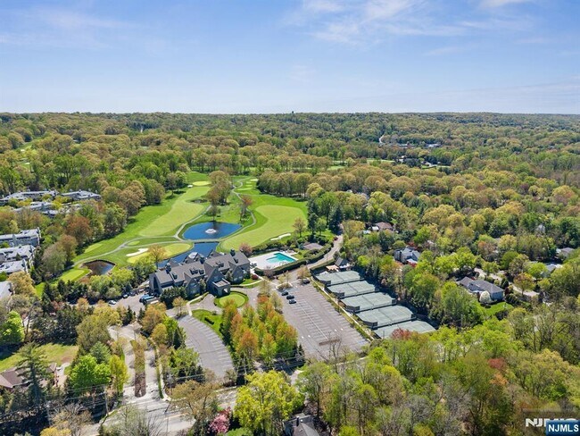 Building Photo - 242 Hardenburgh Ave