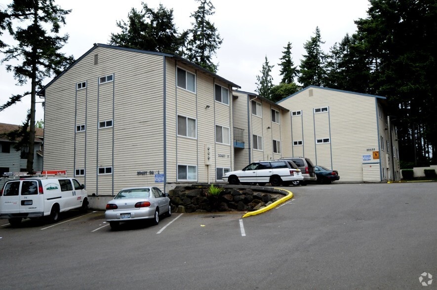 Building - Woodview Apartments