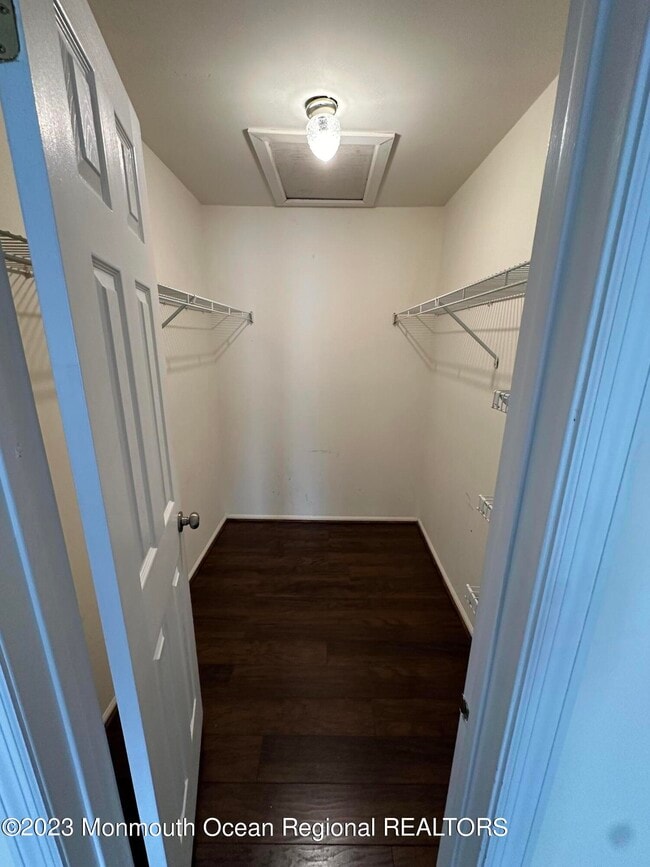 Building Photo - 166 Tulip Ln