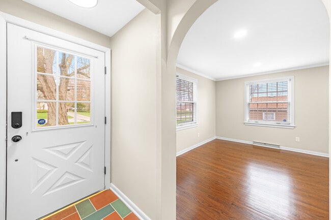 Building Photo - Ward Road SFH