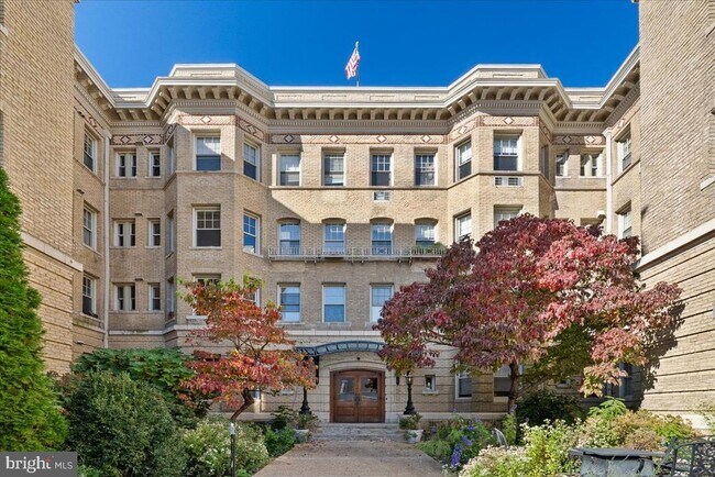 Building Photo - 3220 17th St NW