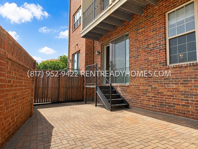 Building Photo - 509 Rockingham Dr