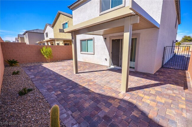 Building Photo - 5401 Lynn Crk Ave