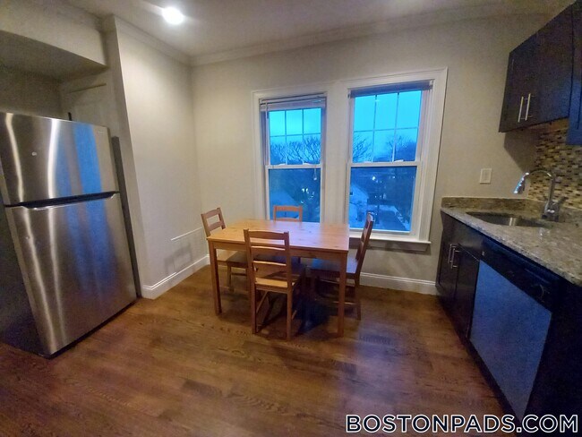 Building Photo - 2971 Washington St