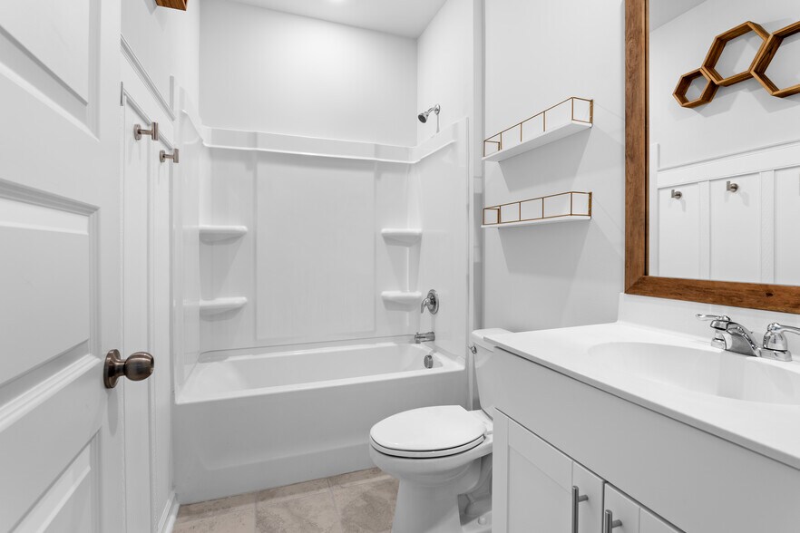 Building Photo - 301 Firewheel Ct