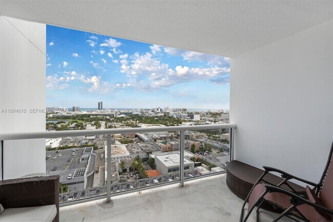 Building Photo - 1800 Sunset Harbour Dr