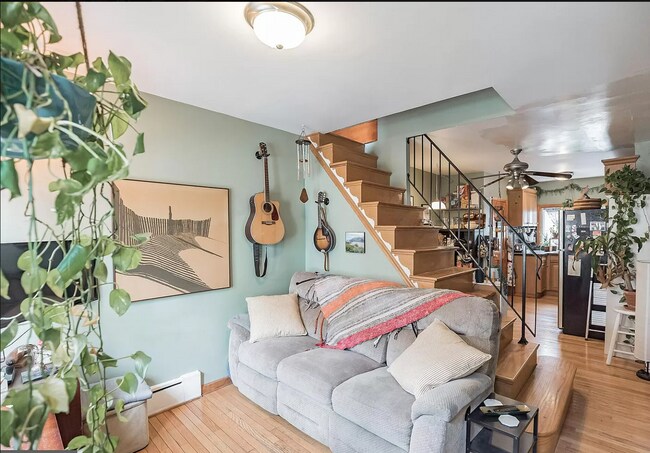 living room - 736 Saint Albans St