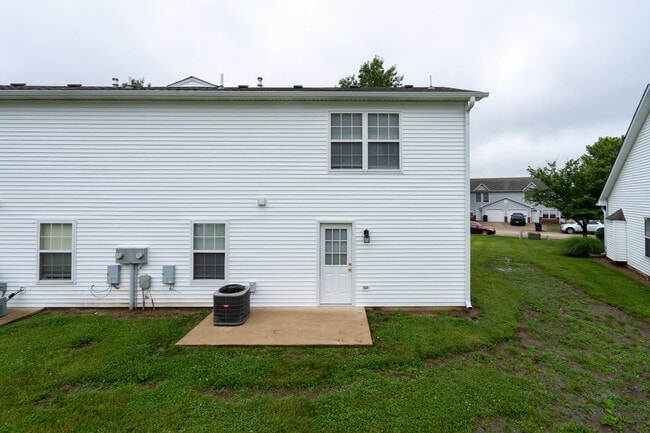 Building Photo - 3509 Delmar Ct