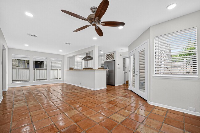 Building Photo - 1344 Chardonnay Dr