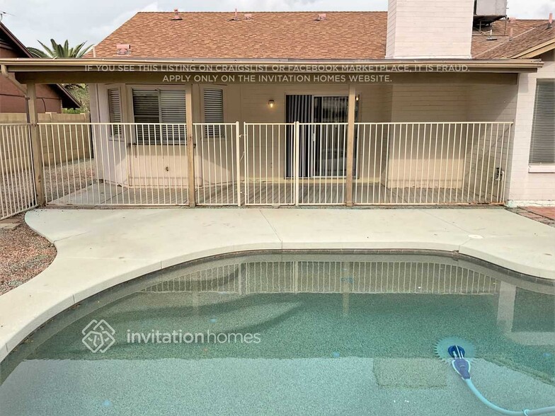 Building Photo - 1515 W Yukon Dr