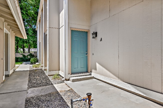 Building Photo - 3110 Cherry Ln