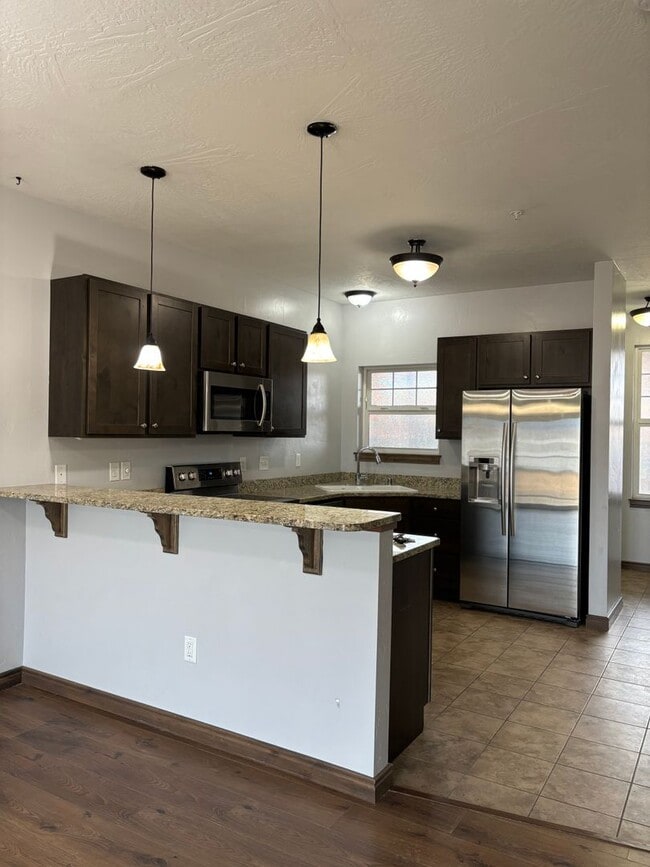 Building Photo - 2 Bedroom 2 Bathroom Condo