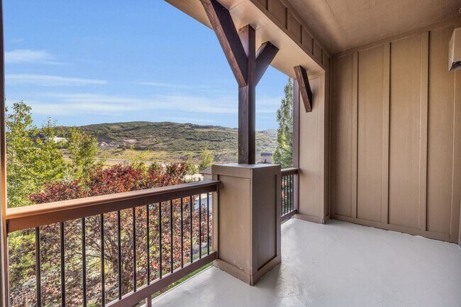 Building Photo - Parks Edge Townhome - BEST PRICE -$2700 pe...