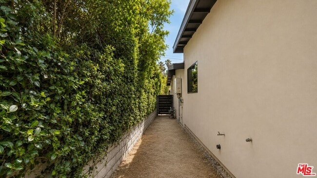 Building Photo - 5576 El Canon Ave