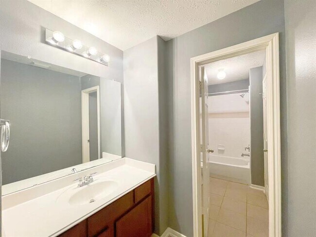 Building Photo - 10815 Lake Raven Ct