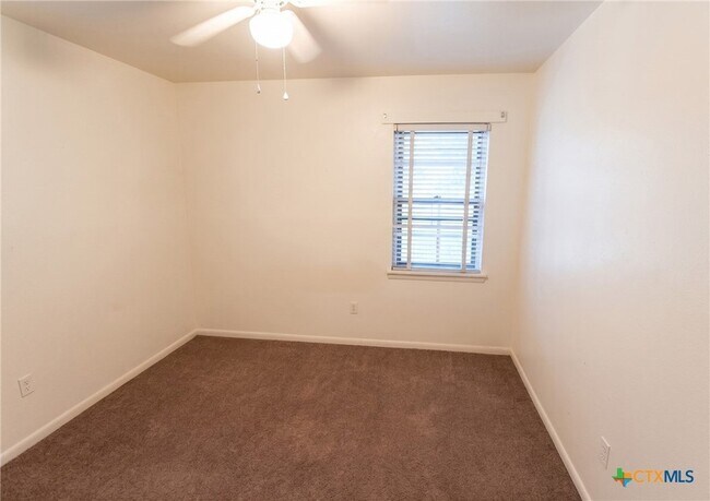 Building Photo - 304 Ridge St