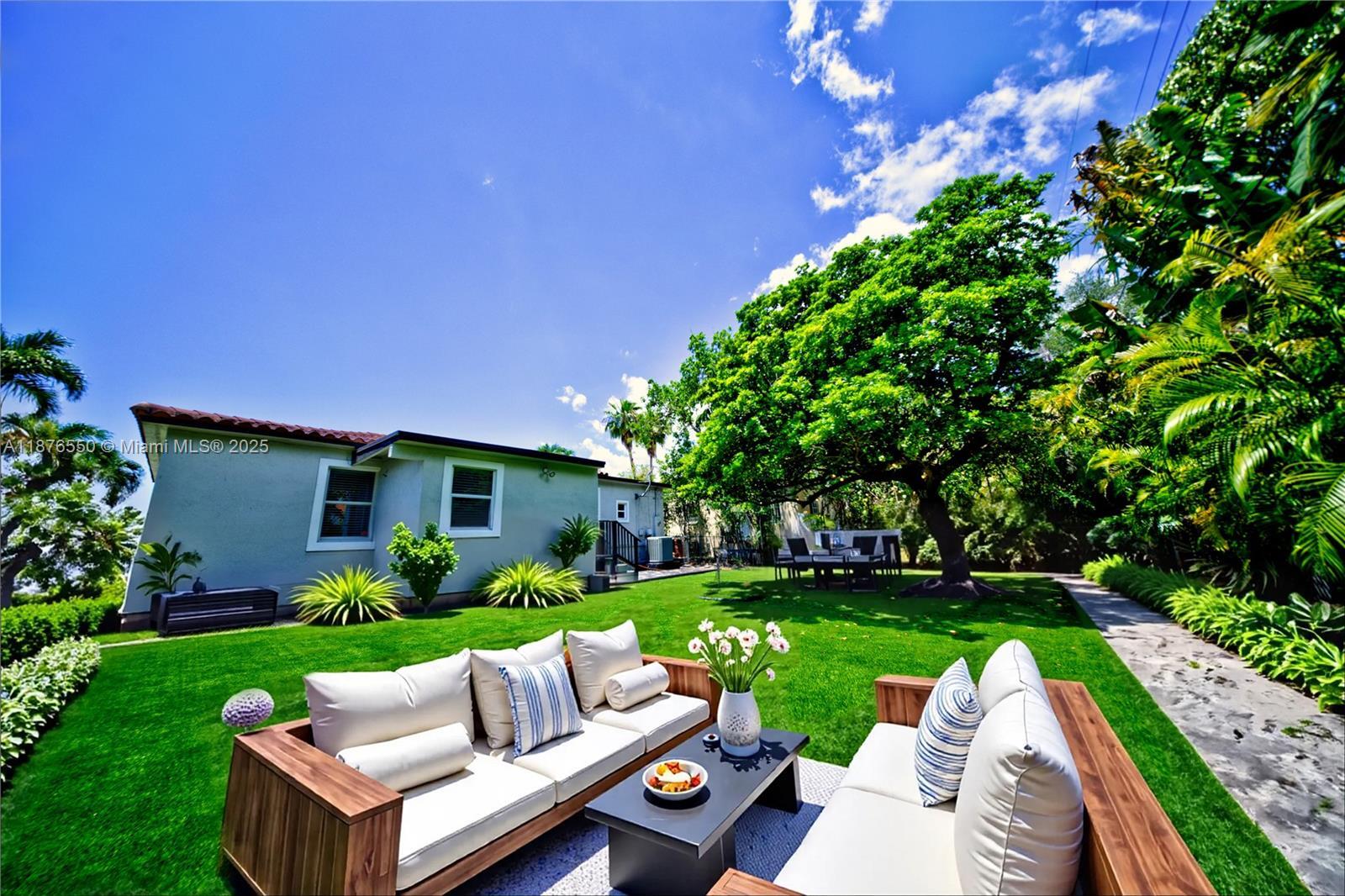 Building Photo - 7 Montilla Ave