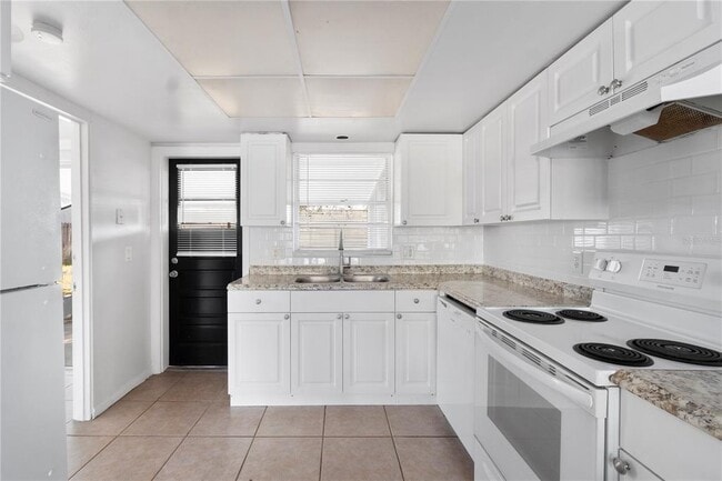 Building Photo - 621 Ashberry Ln