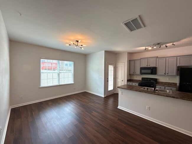Building Photo - T.R. Lawing Realty Property