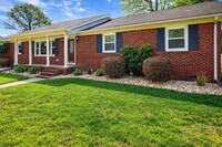 Building Photo - 305 Woodbridge Dr