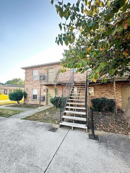 Building Photo - 132 Ballygar St