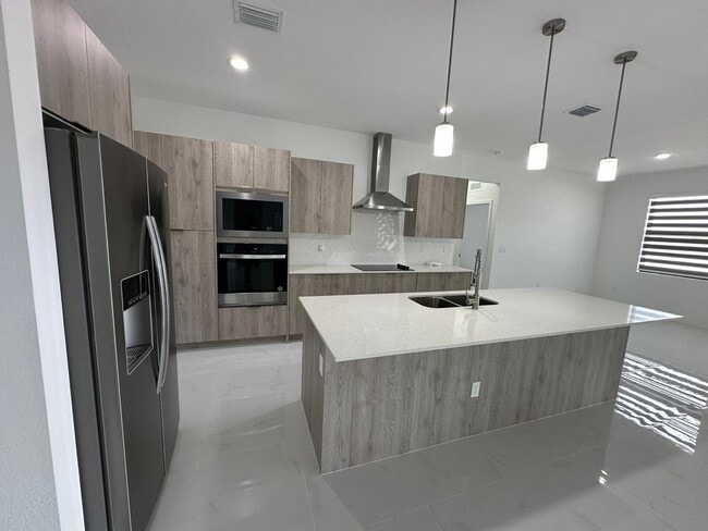 Building Photo - 6033 Kumquat Cir