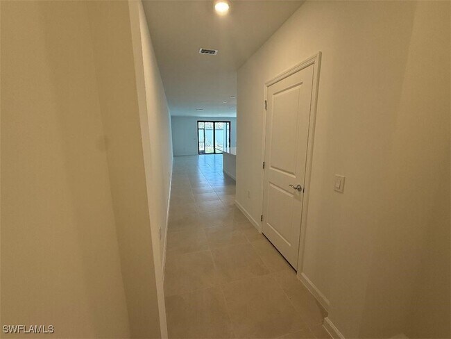 Building Photo - 27857 Solis Grande Dr