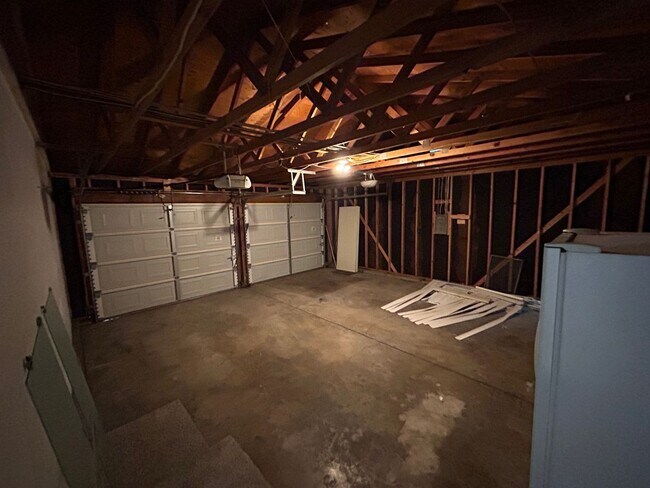 Building Photo - 2223 Ptarmigan Ln