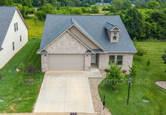 Building Photo - 127 Van Gilder Way
