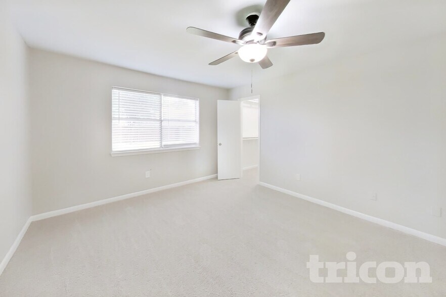 Building Photo - 19030 Jodywood Dr